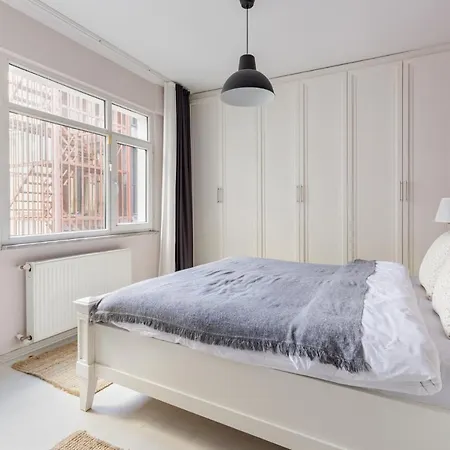 Centrally Located Stylish Flat In Nisantasi Apartament