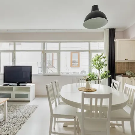 Centrally Located Stylish Flat In Nisantasi * Estambul
